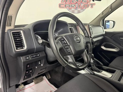 Used 2022 Nissan Frontier SV w/ Technology Package AWD/4WD image 10