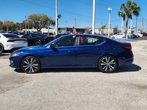 Used 2020 Nissan Altima 2.5 SR w/ Premium Package image 5