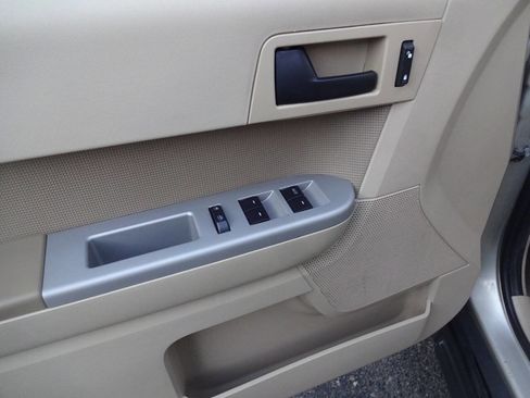 Used 2012 Ford Escape XLT image 16