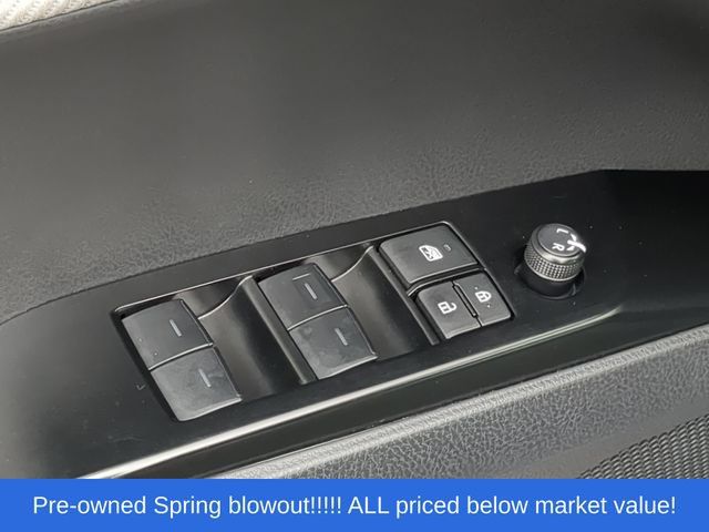 Used 2025 Toyota Camry SE FWD image 22