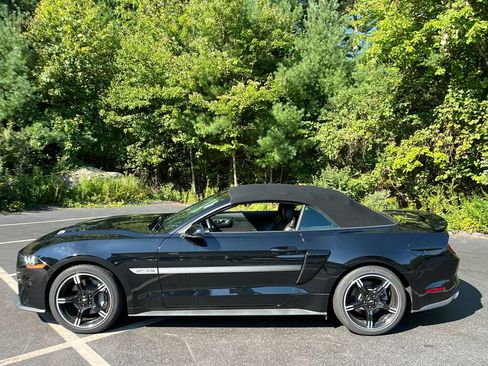 Used 2020 Ford Mustang GT Premium w/ Equipment Group 401A RWD image 2