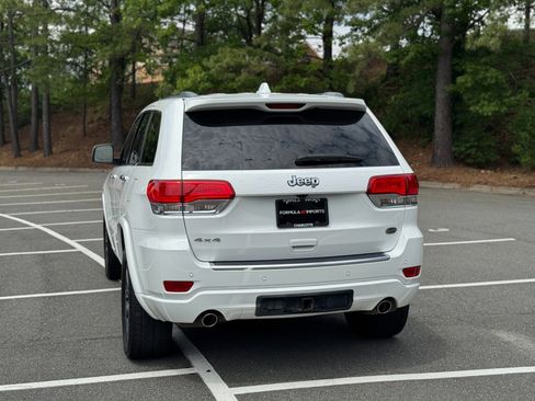 Used 2017 Jeep Grand Cherokee Overland AWD/4WD image 9