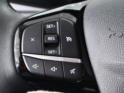 Used 2022 Ford Escape SE w/ Cold Weather Package image 33