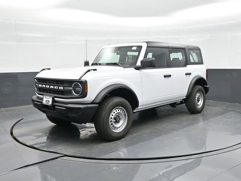 New 2025 Ford Bronco 4-Door image 19