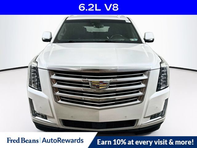 Used 2018 Cadillac Escalade Platinum AWD/4WD image 2