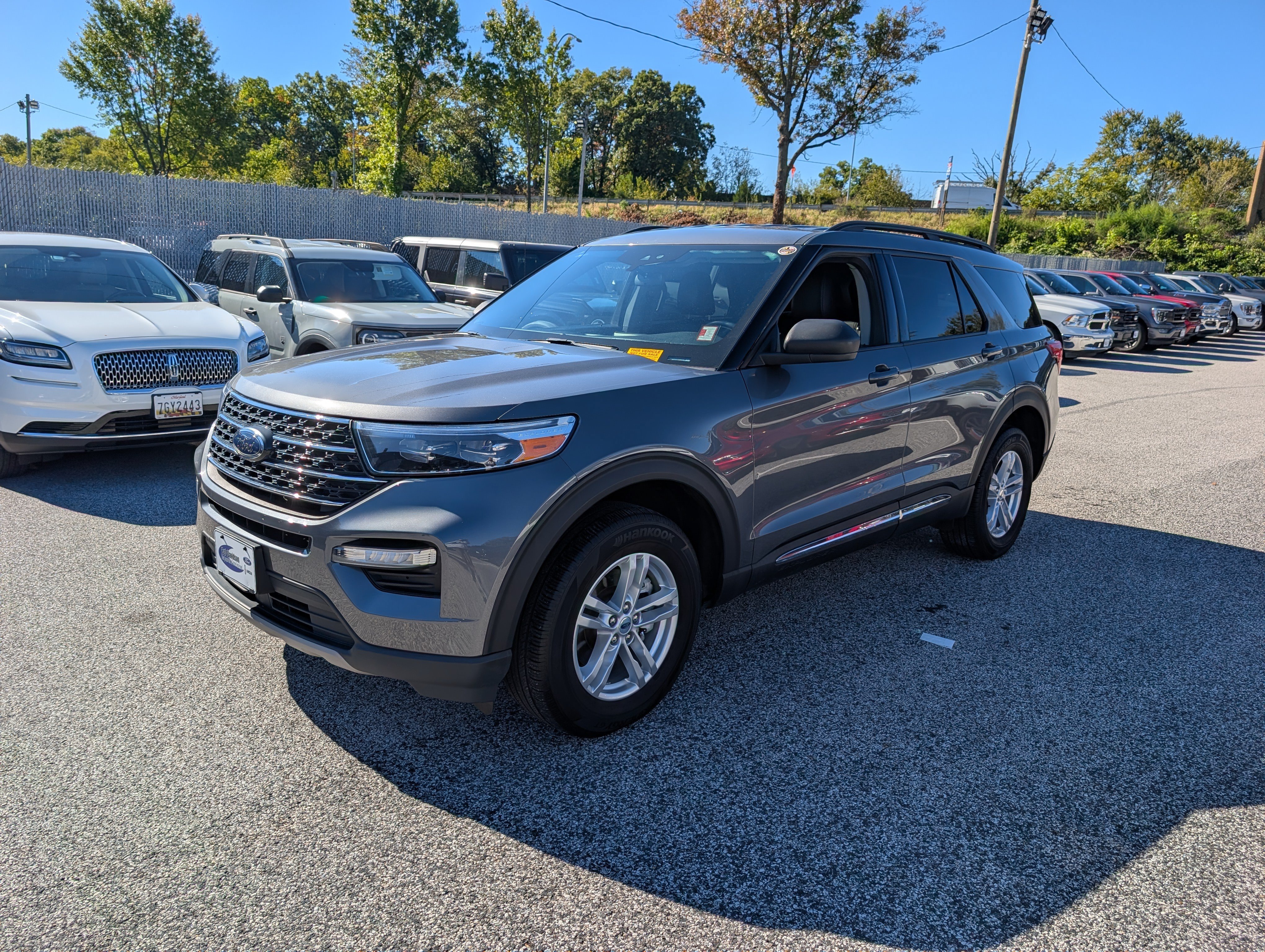 Certified 2023 Ford Explorer XLT w/ Equipment Group 202A AWD/4WD image 1