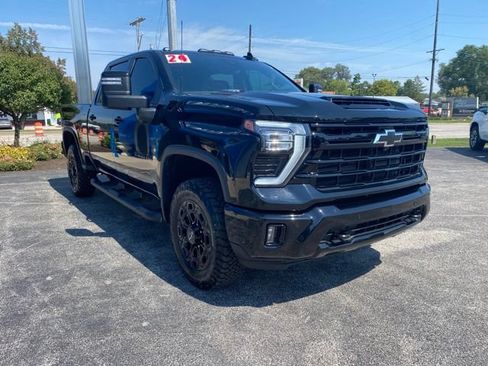 Used 2024 Chevrolet Silverado 2500 LTZ w/ LTZ Plus Package AWD/4WD image 7