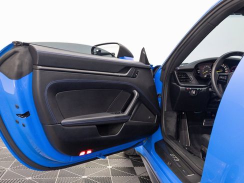 Used 2022 Porsche 911 GT3 image 13