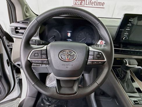 Certified 2024 Toyota Sienna XLE w/ XLE Plus Package AWD/4WD image 22