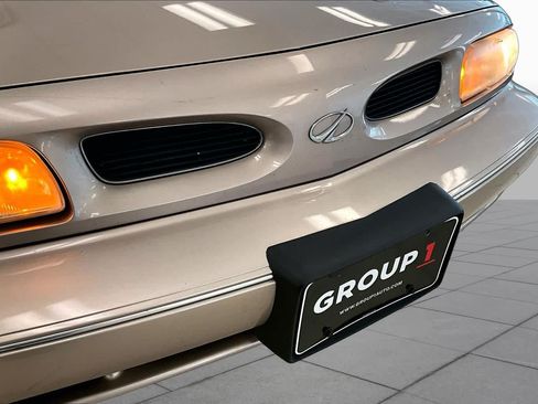 Used 1999 Oldsmobile 88 FWD image 27