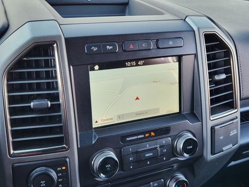 Used 2018 Ford F150 Raptor w/ Equipment Group 802A Luxury image 17