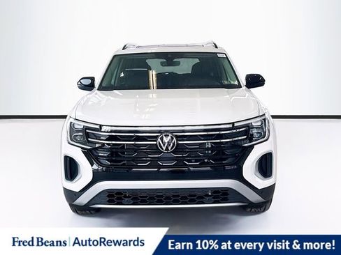New 2026 Volkswagen Atlas Peak Edition image 2