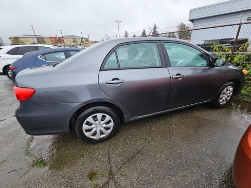 Used 2011 Toyota Corolla LE image 8