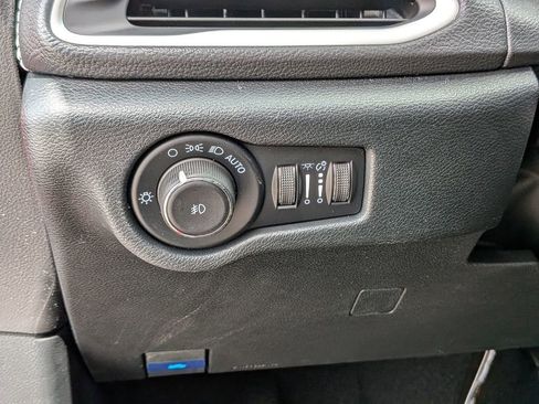 New 2026 Chrysler Pacifica Select w/ S Appearance Package FWD image 18