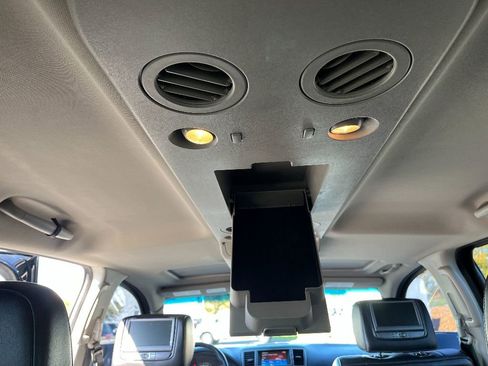 Used 2015 Nissan Armada Platinum image 21