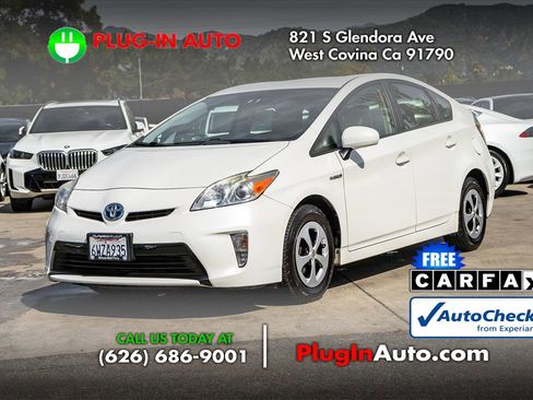 Used 2012 Toyota Prius Three image 1