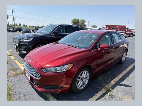 Used 2016 Ford Fusion SE FWD image 1