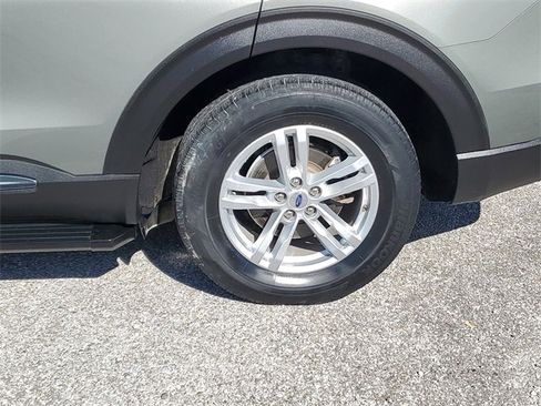 Used 2020 Ford Explorer XLT w/ Equipment Group 202A image 8