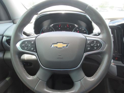 Used 2021 Chevrolet Traverse LT w/ LT Premium Package FWD image 23