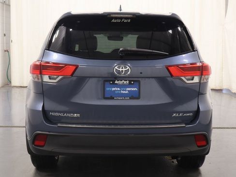 Used 2018 Toyota Highlander XLE w/ Carpet Mat Package (TMS) image 7