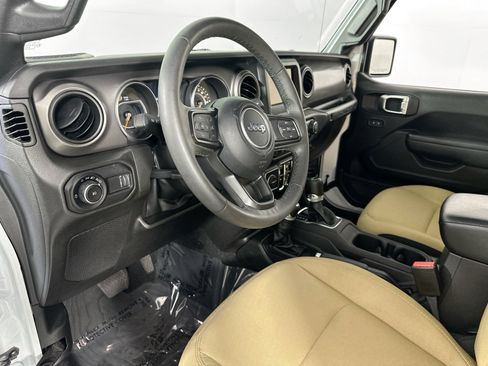 Used 2023 Jeep Wrangler Unlimited Sport AWD/4WD image 9