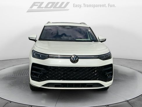 New 2026 Volkswagen Tiguan SEL R-Line AWD/4WD image 2