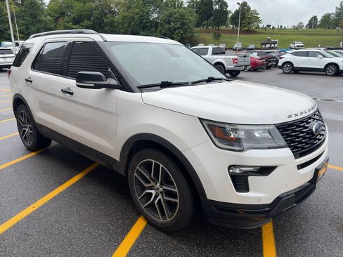 Used 2019 Ford Explorer Sport w/ Equipment Group 401A AWD/4WD image 4