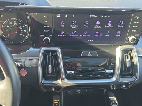 Used 2023 Kia Sorento S w/ Panoramic Sunroof Package image 22