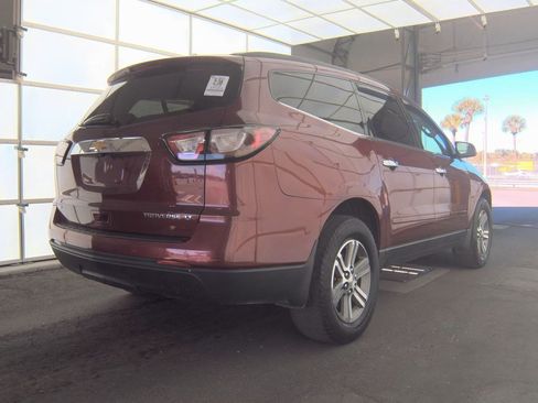 Used 2016 Chevrolet Traverse LT image 4