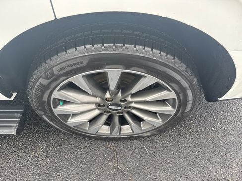 Used 2020 Lincoln Navigator Reserve AWD/4WD image 33
