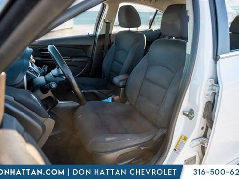 Used 2014 Chevrolet Cruze LT image 4