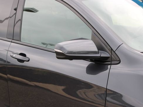 Used 2022 Chevrolet Equinox RS w/ RS Leather Package AWD/4WD image 2
