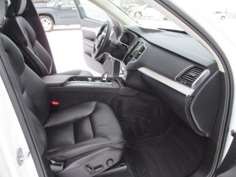 Certified 2023 Volvo XC90 B5 Core w/ Climate Package image 16