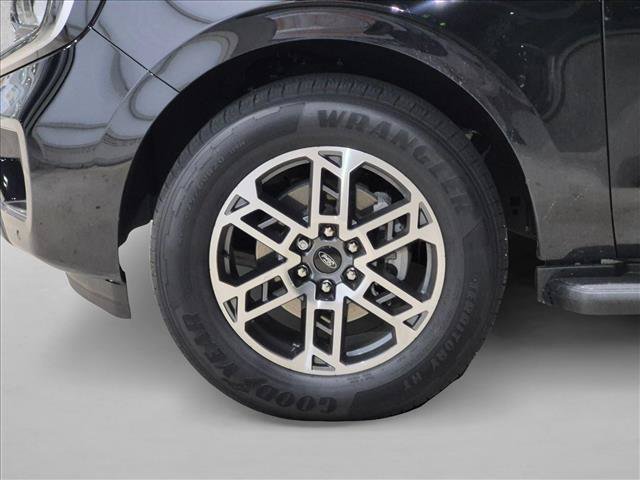 Used 2026 Ford Expedition Active RWD image 9