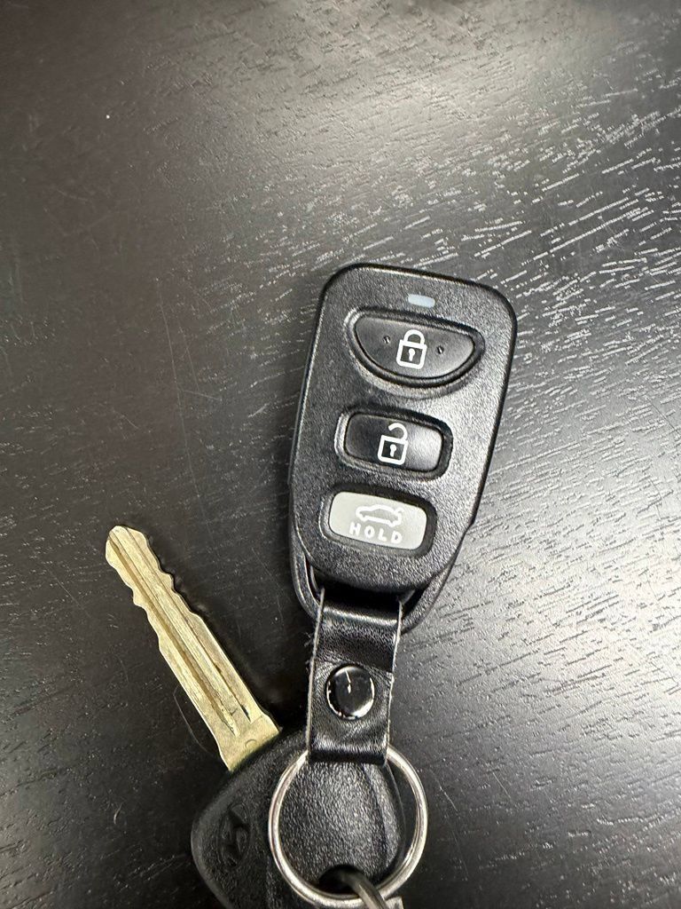 Used 2020 Hyundai Elantra SE FWD image 22
