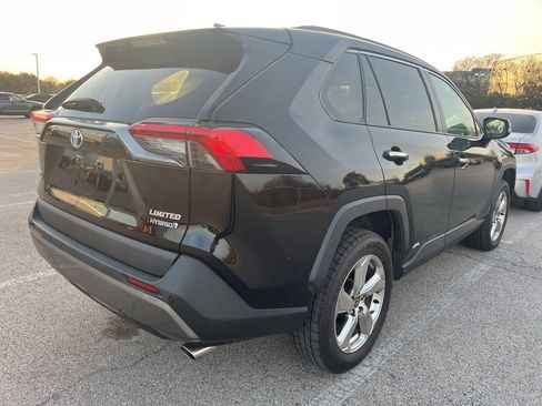 Used 2021 Toyota RAV4 Limited image 4