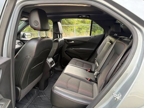 Used 2024 Chevrolet Equinox RS w/ LPO, Floor Liner Package FWD image 18