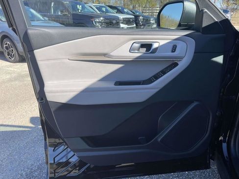 New 2026 Ford Explorer Active w/ Active Comfort Package RWD image 15