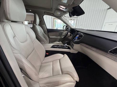 Used 2023 Volvo XC90 B6 Ultimate AWD/4WD image 39
