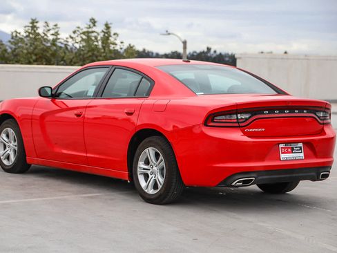 Used 2022 Dodge Charger SXT w/ Leather Interior Group image 7