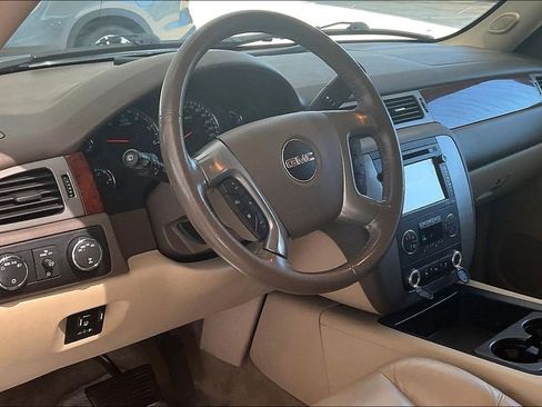 Used 2013 GMC Yukon SLT w/ SLT-2 Equipment Package AWD/4WD image 12