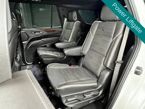 Used 2024 Cadillac Escalade Premium Luxury AWD/4WD image 11