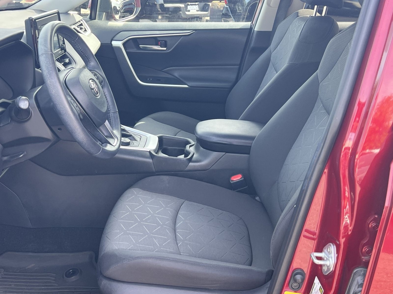 Used 2021 Toyota RAV4 XLE w/ Convenience Package AWD/4WD image 13