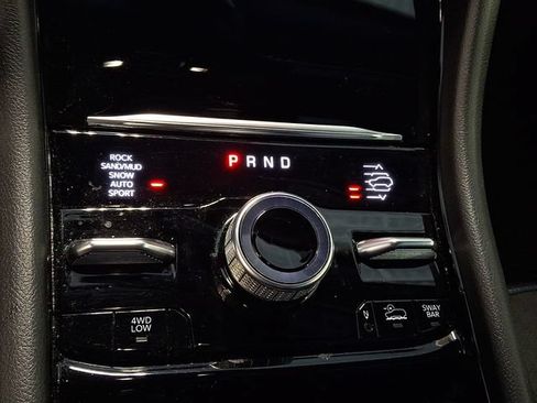 Used 2023 Jeep Grand Cherokee Trailhawk w/ Luxury Tech Group III AWD/4WD image 13