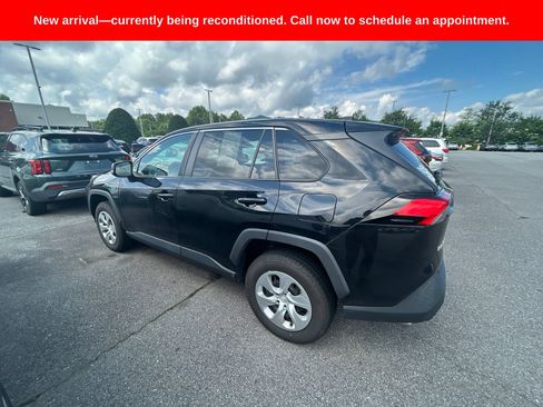 Used 2022 Toyota RAV4 LE AWD/4WD image 9