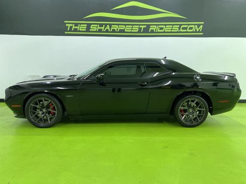 Used 2018 Dodge Challenger R/T RWD image 6