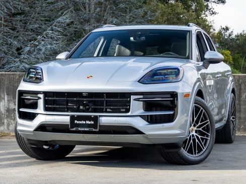 Certified 2025 Porsche Cayenne AWD/4WD image 1