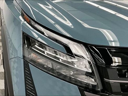 New 2026 Nissan Pathfinder Platinum AWD/4WD image 14
