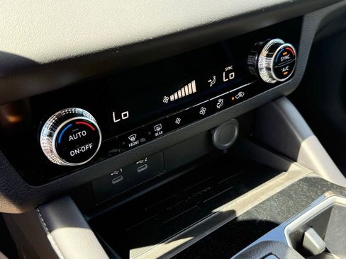 New 2026 Mitsubishi Outlander ES image 33