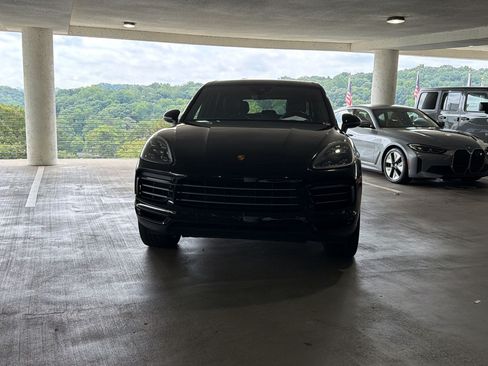 Used 2021 Porsche Cayenne AWD/4WD image 4